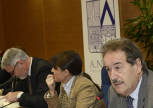 Paolo Panontin (Assessore regionale Funzione pubblica e Autonomie locali), Debora Serracchiani (Presidente Regione Friuli Venezia Giulia) e Mario Pezzetta (Presidente ANCI FVG) 