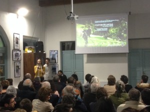 Il regista Giulio Squarci durante la presentazione di Cercivento