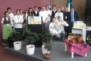Gli studenti del  “Linussio” con don Luigi Ciotti e Andrea Olivero
