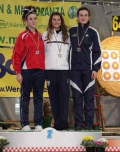 Camilla Alberti (a destra) sul podio degli Italiani