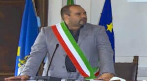 Ivan Buzzi (Sindaco Pontebba) e Debora Serracchiani (Presidente Regione Friuli Venezia Giulia) alla presentazione della mostra "Quando Pramollo stava all'equatore", nella sede municipale - Pontebba 26/07/2015 (Foto Tiziano Gualtieri/Tree House)