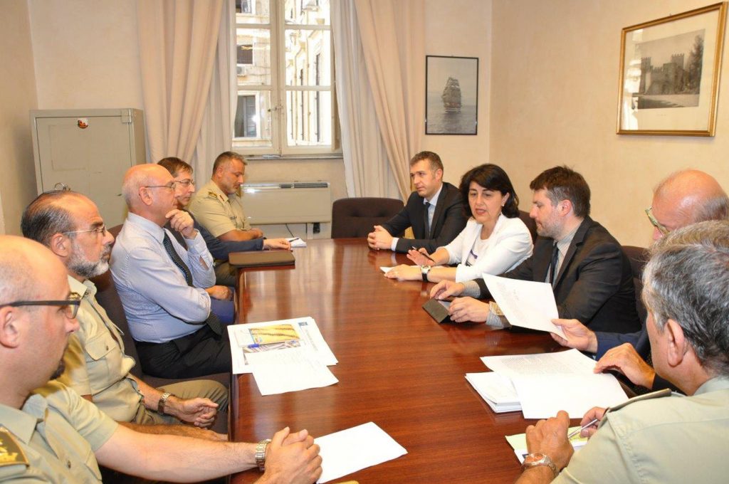 Mariagrazia Santoro (Assessore regionale Infrastrutture e Territorio), con i sindaci Stefano Balloch (Cividale) e Francesco Brollo (Tolmezzo), incontra Antonio Caporotundo (Direttore task force Valorizzazione e dismissione immobili militari) sulle Caserme Cantore (Tolmezzo) e Francescatto (Cividale), nella sede del Ministero della Difesa - Roma 06/07/2016