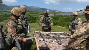 Una acies2_Allievi Marescialli in addestramento topografico