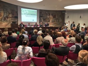 pubblico-cooperazione-serracchiani