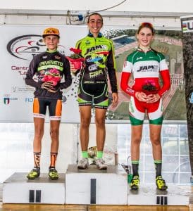 Alice Papo sul gradino più alto del podio