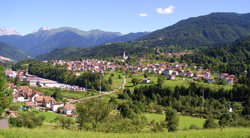 Microfono al sindaco Mara Beorchia di Ovaro Studio Nord News