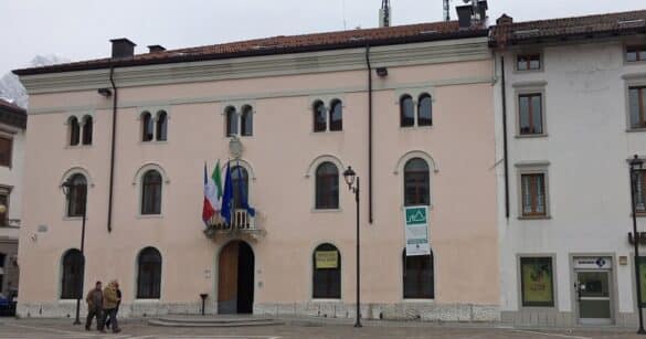 Bando di concorso per un posto di Istruttore Amministrativo nel Comune di Tolmezzo