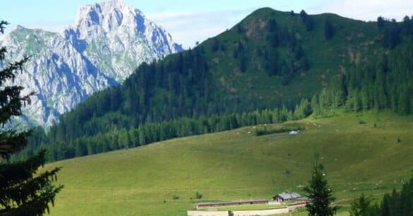 Prato Carnico, soccorso un motociclista in difficoltà nei pressi di Casera Malins