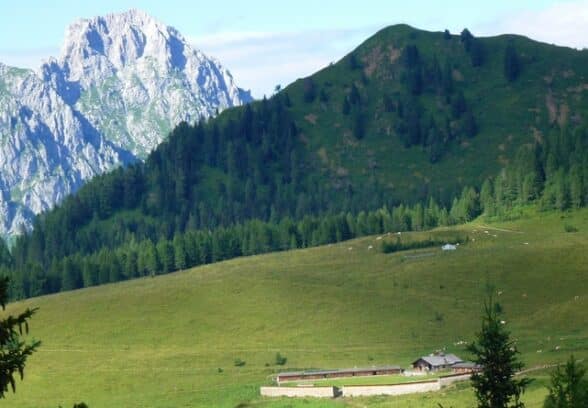 Prato Carnico, soccorso un motociclista in difficoltà nei pressi di Casera Malins