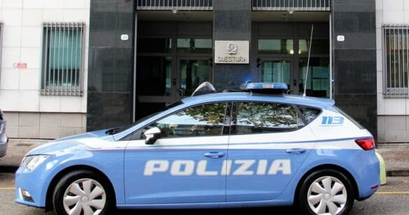 Truffe via Sms, l’allarme della Polizia: «Non richiamate i numeri 892 e 893»