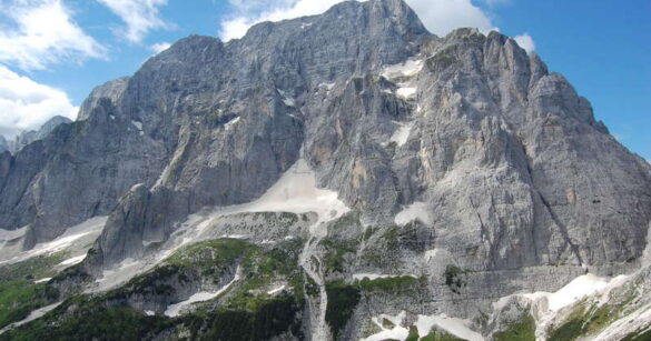 Due escursioniste in difficoltà sul Jôf di Montasio, recuperate con il verricello