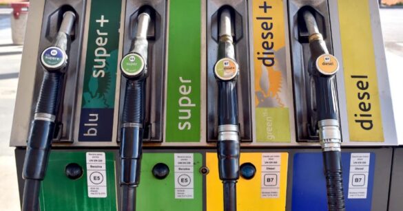Carburanti, il Friuli Venezia Giulia alza la guardia sui prezzi: «Gli sconti arrivino davvero ai cittadini»