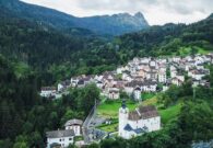 Massi sulla carreggiata dopo Rigolato: traffico rallentato sulla SR355 verso Sappada
