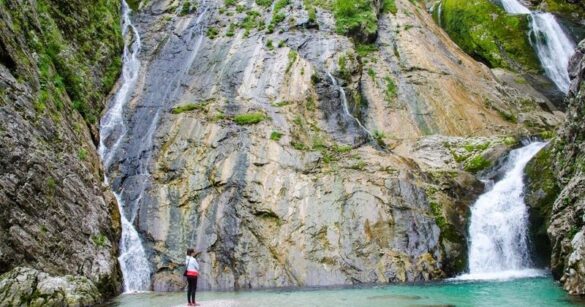 Con “Bagni di foresta in Val Resia” si entra nel bosco per riscoprire il tempo, il silenzio e il territorio