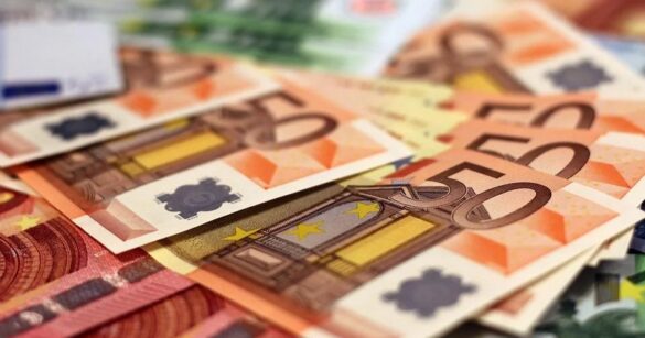 Pensioni minime, dalla Regione contributo una tantum più alto: nel 2026 sale a 450 euro