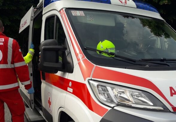 Cavazzo, soccorso un motociclista dopo l’impatto con un capriolo