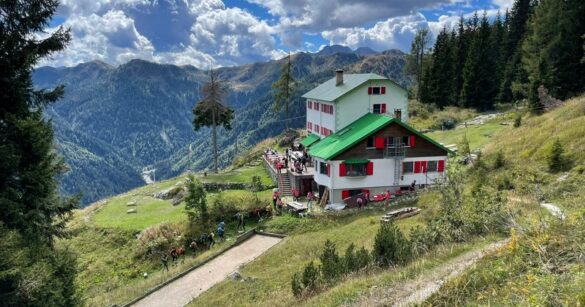 Il CAI Tolmezzo affida la gestione del Rifugio De Gasperi a Giorgio Da Rin