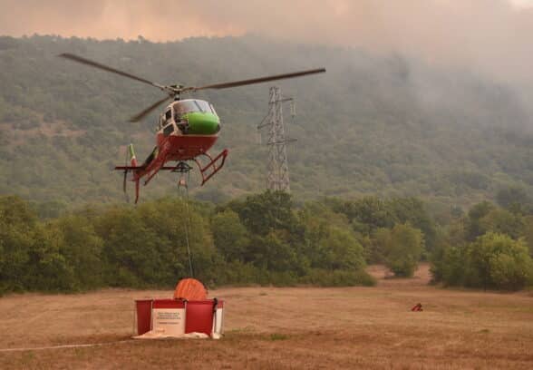 Incendi in Fvg, ancora attivi i roghi di Cima del Forat, Monte Raut e Monte Piolsa