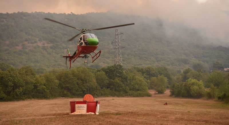Incendi in Fvg, ancora attivi i roghi di Cima del Forat, Monte Raut e Monte Piolsa