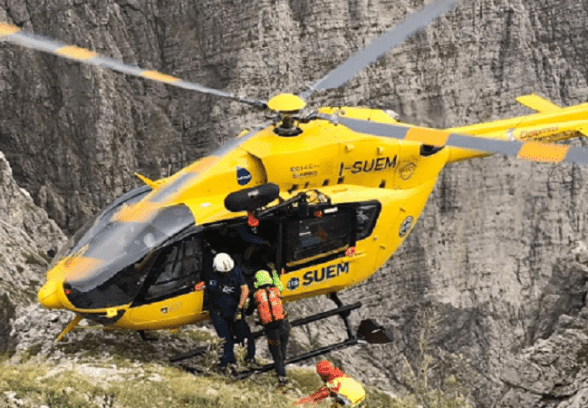 Fulmine sulla Ferrata del Camoscio, escursionista sbalzato per 15 metri