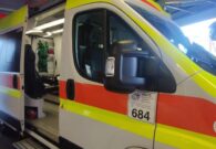 Cade dalla scala mentre sistema la parabola, muore a 55 anni a Cavazzo