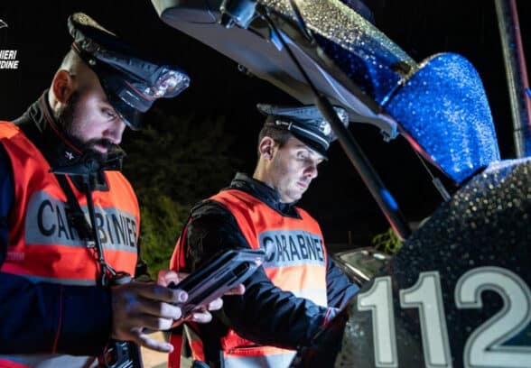 Tolmezzo, gli rubano il portafogli, aggressione in centro