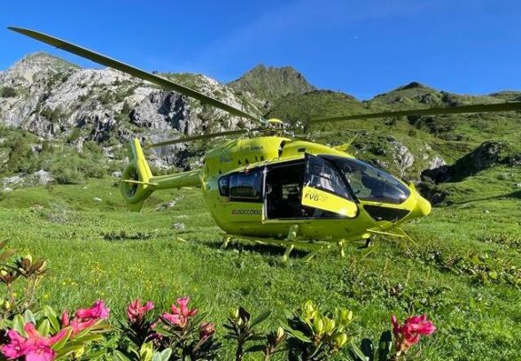 Si infortuna a 2.200 metri sul Montasio, escursionista soccorsa in elicottero