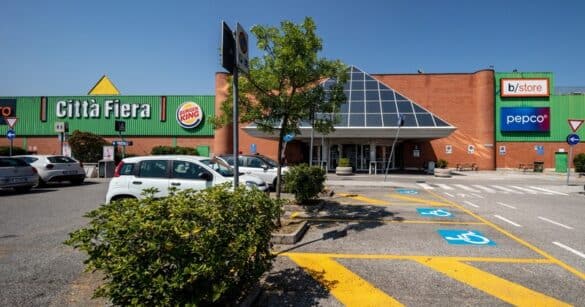 Novanta posti di lavoro in 19 aziende al Job Day del centro commerciale Città Fiera