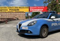 Colpisce con un pugno al volto un’operatrice sanitaria, arrestato un marocchino