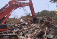 VIDEO – Maltempo, crollano tre abitazioni, muoiono due persone