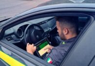 In auto con oltre 100 grammi di cocaina bianca e un pezzo di hashish: arrestati due giovani