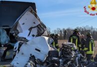Un morto e diversi feriti per lo scontro tra un’auto e un bus
