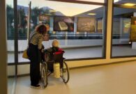 Un viaggio fotografico allieta il Natale nella casa di riposo di Tolmezzo