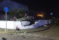 Auto esce di strada nella notte: un morto e un ferito grave