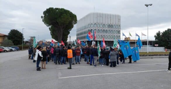 Snaidero, revocato lo sciopero dopo l’incontro tra azienda e sindacati