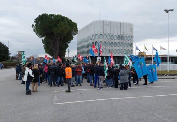 Snaidero, revocato lo sciopero dopo l’incontro tra azienda e sindacati