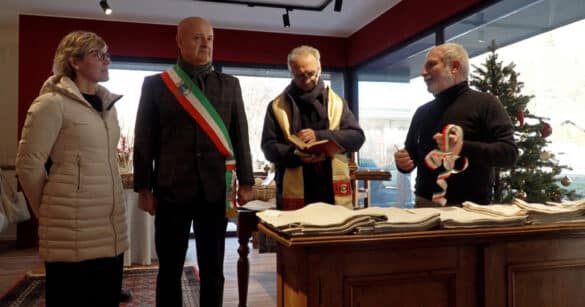 Cinque anni dopo l’incendio, inaugurata la nuova sede della Carnica Arte Tessile di Villa Santina