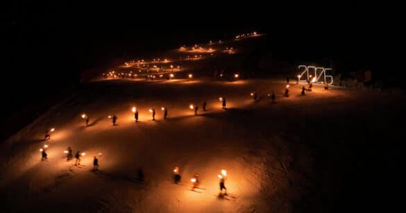 VIDEO – Fiaccolata del Lussari, in 250 hanno danzato lungo la pista Di Prampero