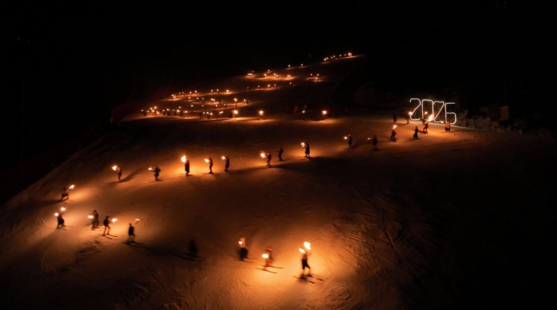 VIDEO – Fiaccolata del Lussari, in 250 hanno danzato lungo la pista Di Prampero