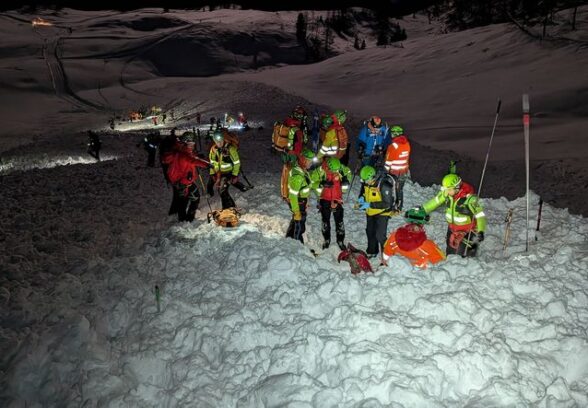 Valanga tra Sauris e la Val Pesarina, muore una persona