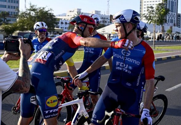 Ciclismo, festa in casa Milan all’Uae Tour: Jonathan vince, Matteo è terzo