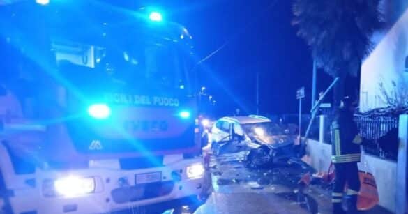 Scontro tra un’auto e un furgone a Gemona