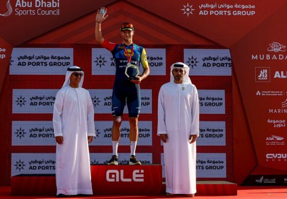 Ciclismo, terzo sprint vincente per Jonathan Milan all’Uae Tour