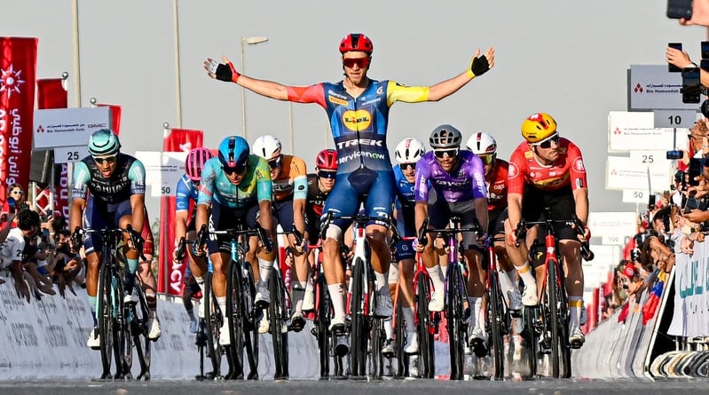Ciclismo, seconda volata vincente consecutiva per Jonathan Milan all’Uae Tour
