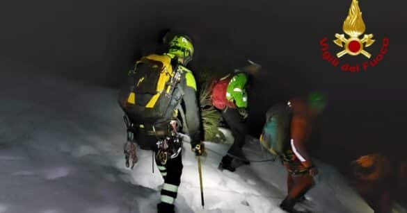 Resta bloccato con l’auto su una strada innevata ai Piani di Montasio, intervengono i Vigili del fuoco