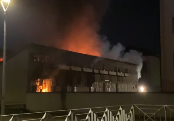 VIDEO – Tolmezzo, fiamme al supermercato Prix