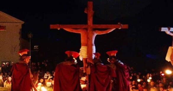 A Vinaio di Lauco la tradizionale rievocazione storica della Via Crucis