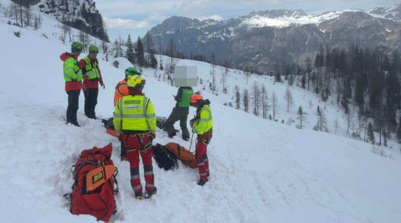 Soccorsa una scialpinista carnica infortunatasi a Sappada