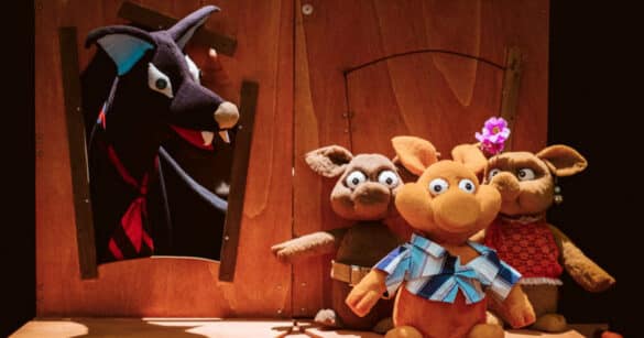 In teatro a Fagagna la rivistazione ironica della classica fiaba “I tre porcellini”