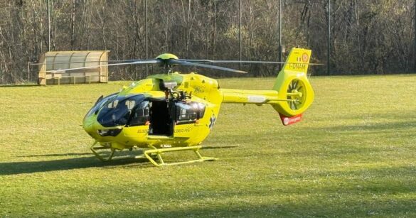 Scivola sul sentiero e ruzzola lungo un pendio per 150 metri. Morto un escursionista